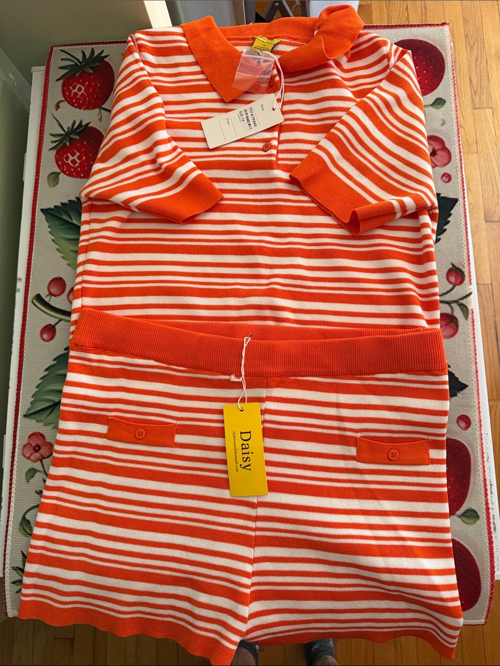 Daisy orange and white 2 piece set